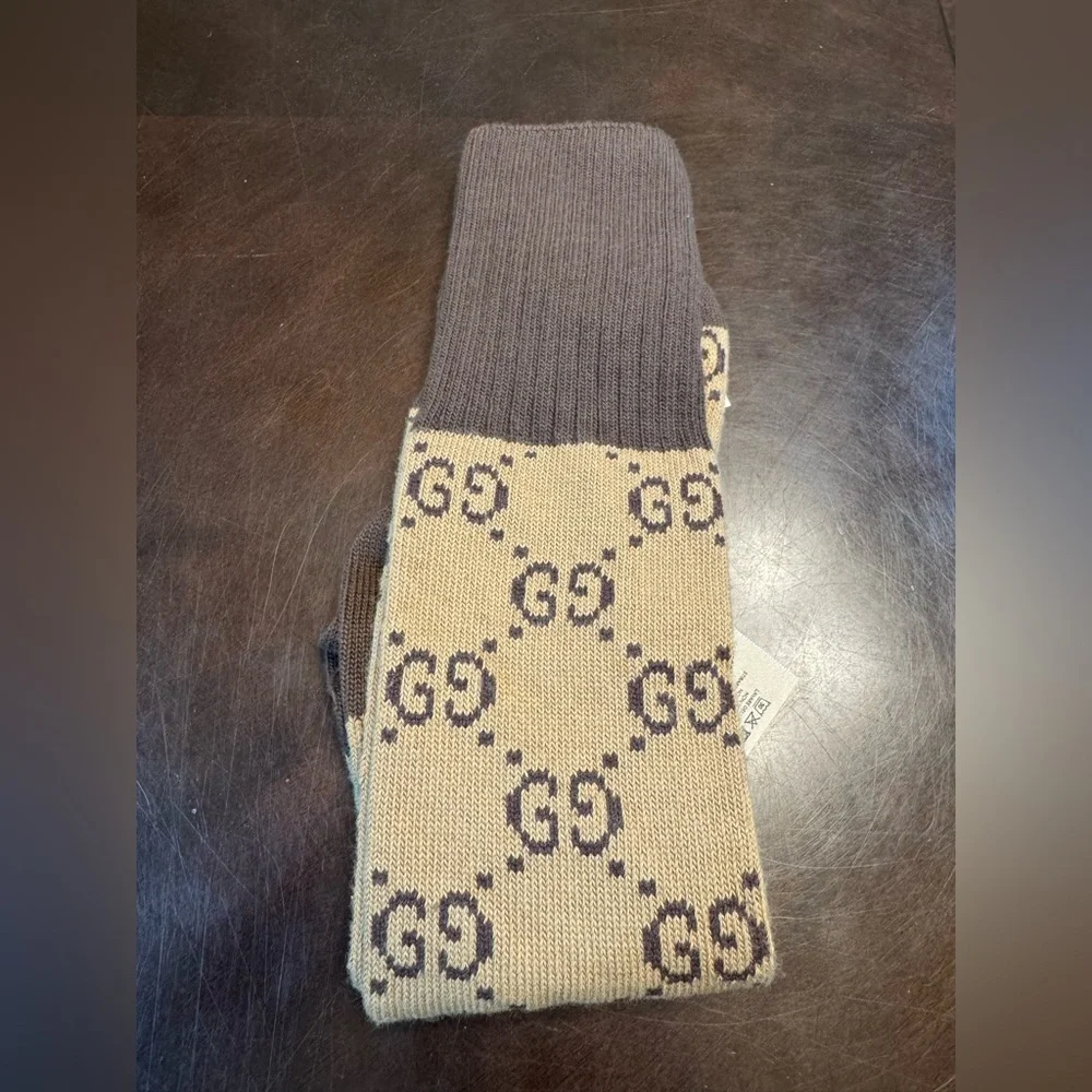 New Authentic Gucci GG Supreme Logo Socks Tan Brown - Picture 8 of 11